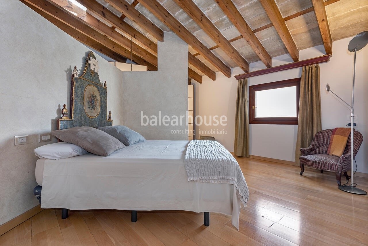 Excellent penthouse located in the historic centre of Palma with large terrace and views of the city