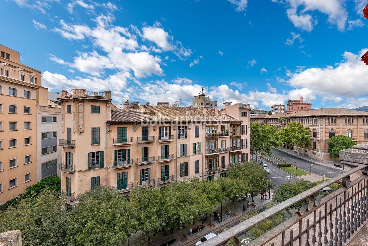 Großes Penthouse im historischen Zentrum von Palma mit großer Terrasse und Blick auf die Stadt.