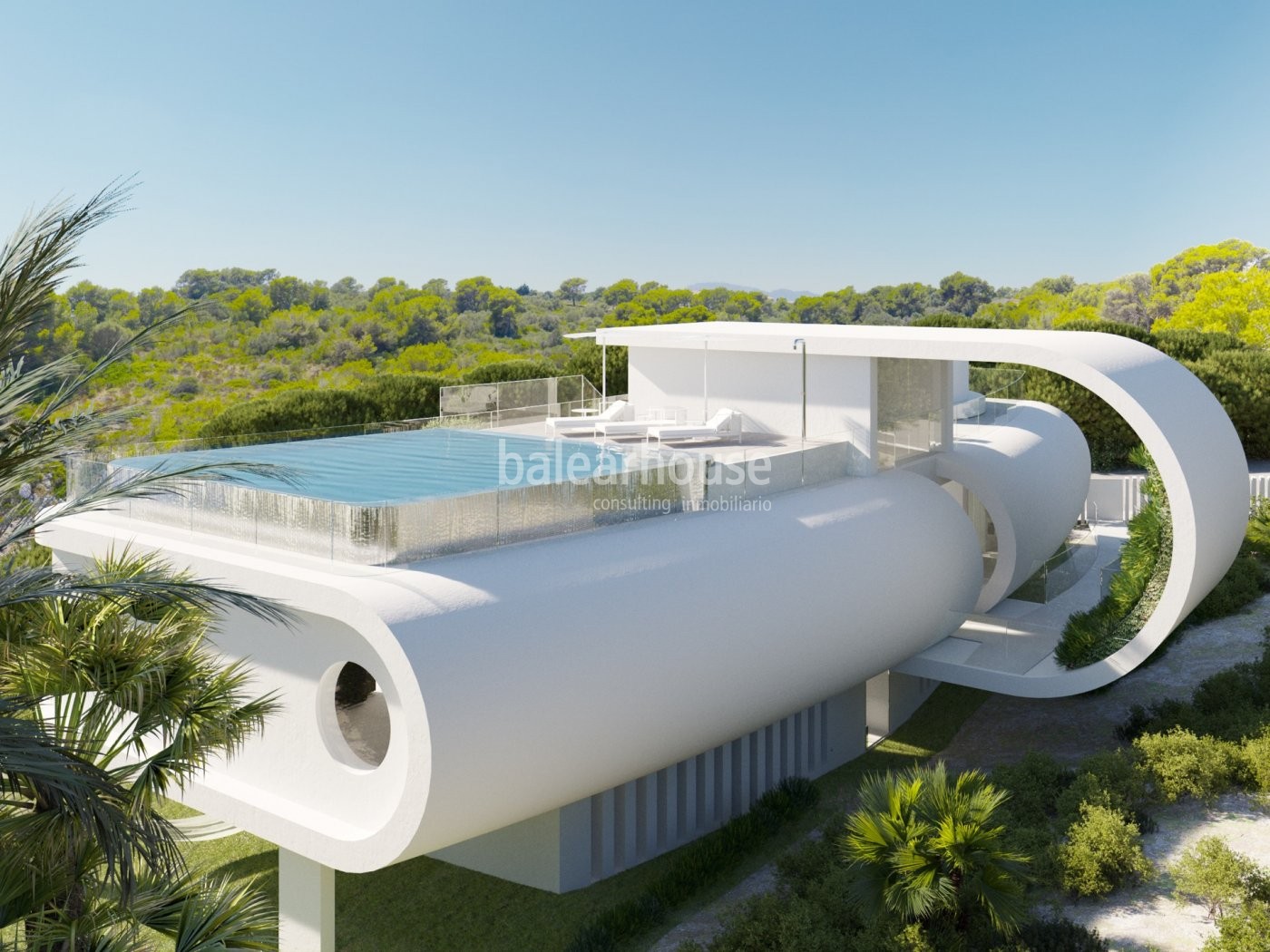 Extraordinary villa unique for its design and views located on the seafront in Porto Cristo.