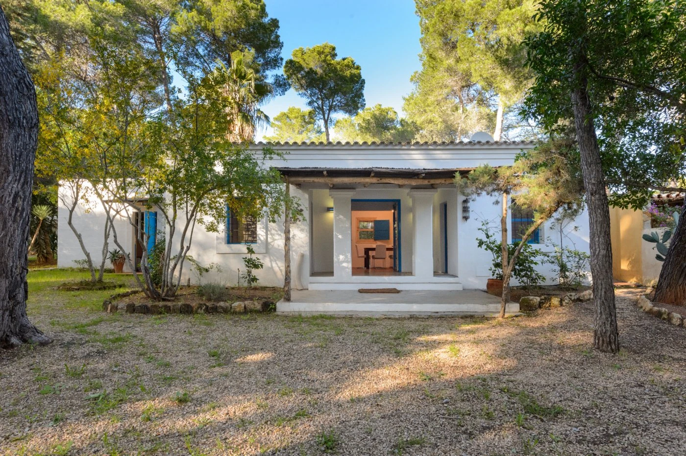 Cozy finca style house renovated in 2010 with rustic style near the city of Ibiza