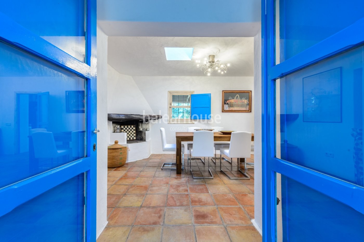 Casa renovada estilo finca a pocos minutos de Ibiza ciudad