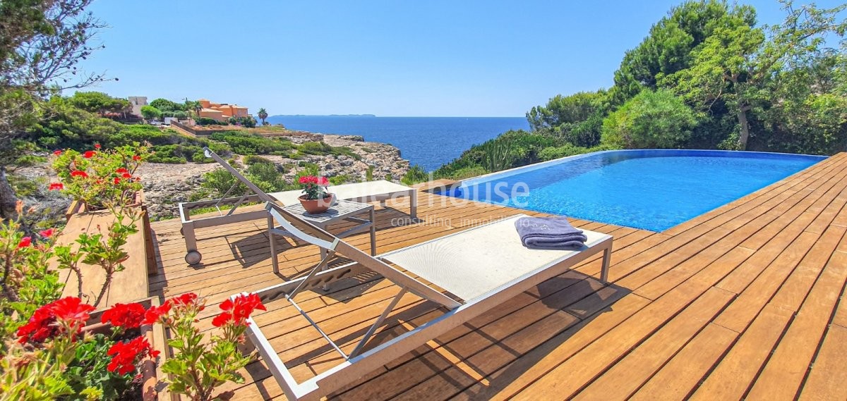 Fabulous modern villa with all the comfort and spectacular views of the sea and the coast