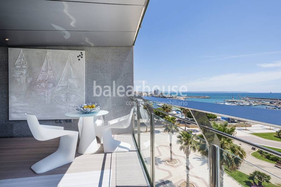 Vida frente al puerto de Portixol, la playa y el mar