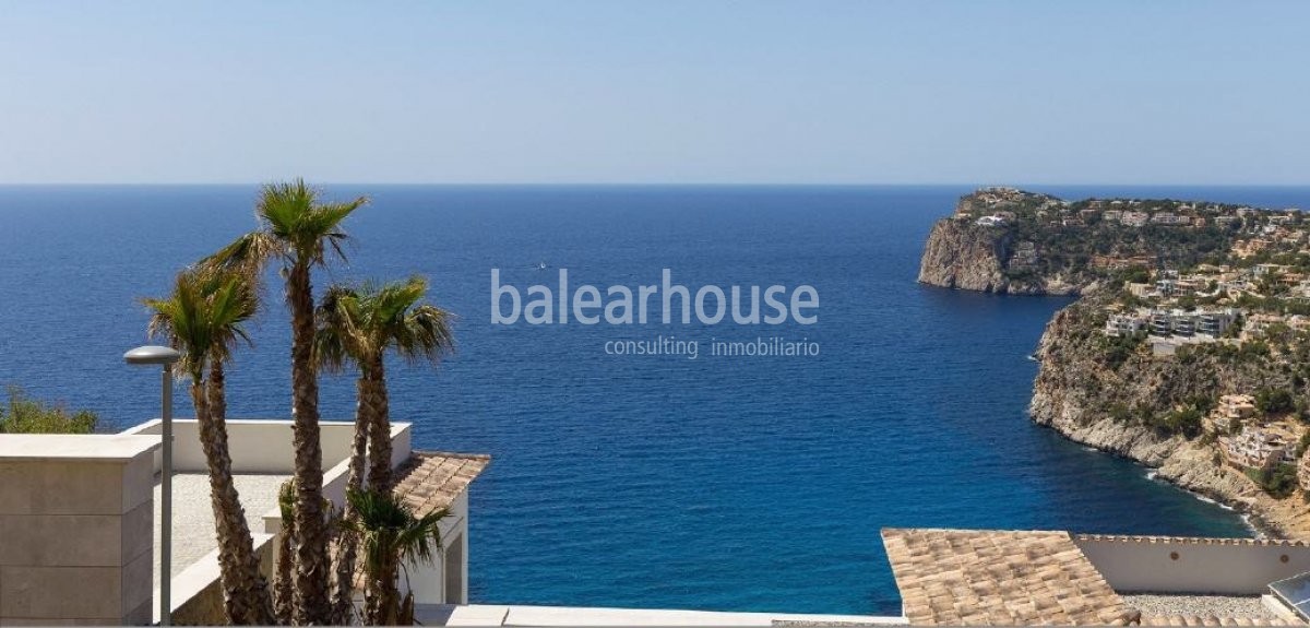 Spectacular sea views from every angle in this exclusive new build villa located in Cala Llamp.