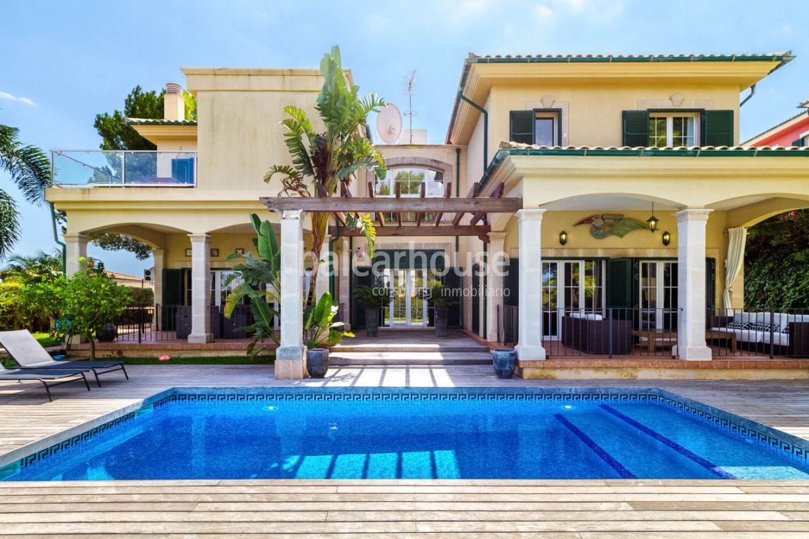Prächtige Villa in Meeresnähe mit hoher Qualität, Schwimmbad und großem Garten in Cala Vinyes
