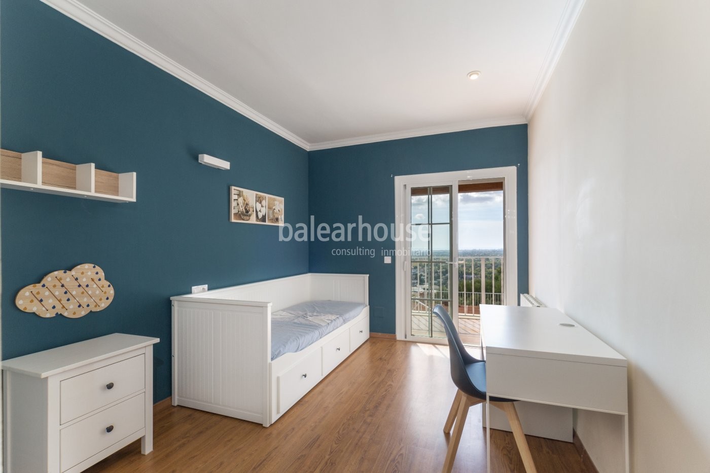 Preciosa villa mediterránea en Bunyola con grandes vistas a la montaña y al mar.