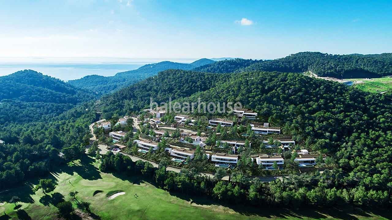 Exclusivo proyecto de grandes villas en Ibiza dentro de un complejo con vistas únicas sobre el golf.