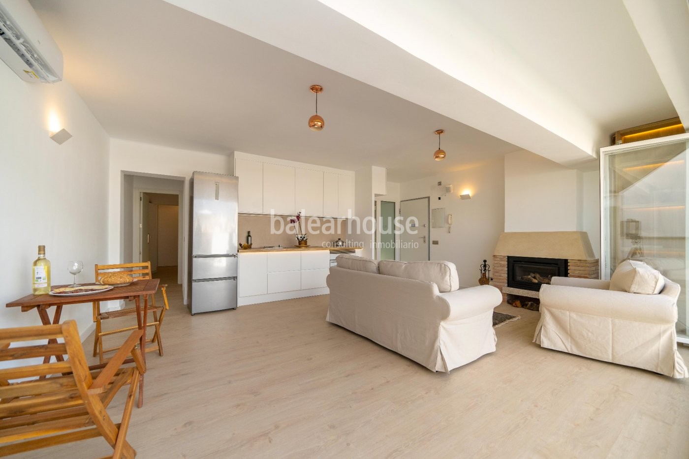 Ausgezeichnetes Penthouse im Zentrum von Palma mit einer großen Terrasse und hellen Innenräumen.