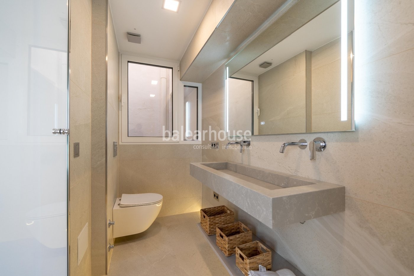 Ausgezeichnetes Penthouse im Zentrum von Palma mit einer großen Terrasse und hellen Innenräumen.