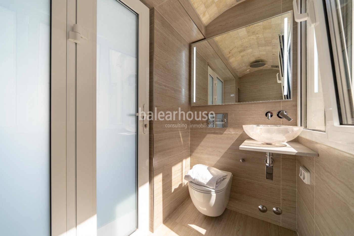 Ausgezeichnetes Penthouse im Zentrum von Palma mit einer großen Terrasse und hellen Innenräumen.