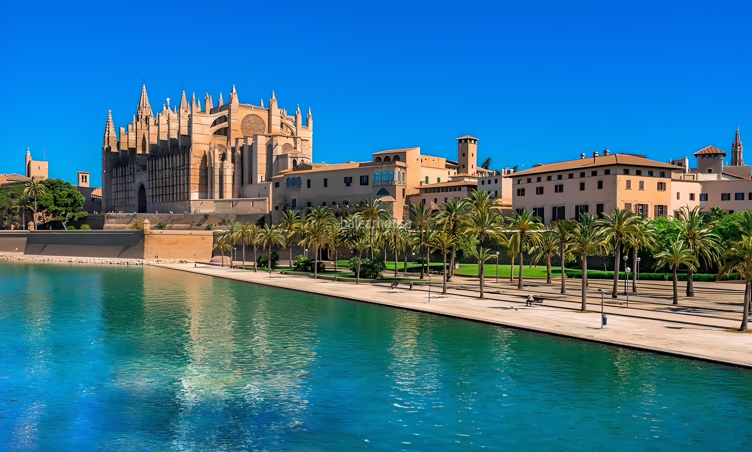 Exclusiva villa señorial situada en Dalt Murada con vistas realmente espectaculares al mar y a Palma