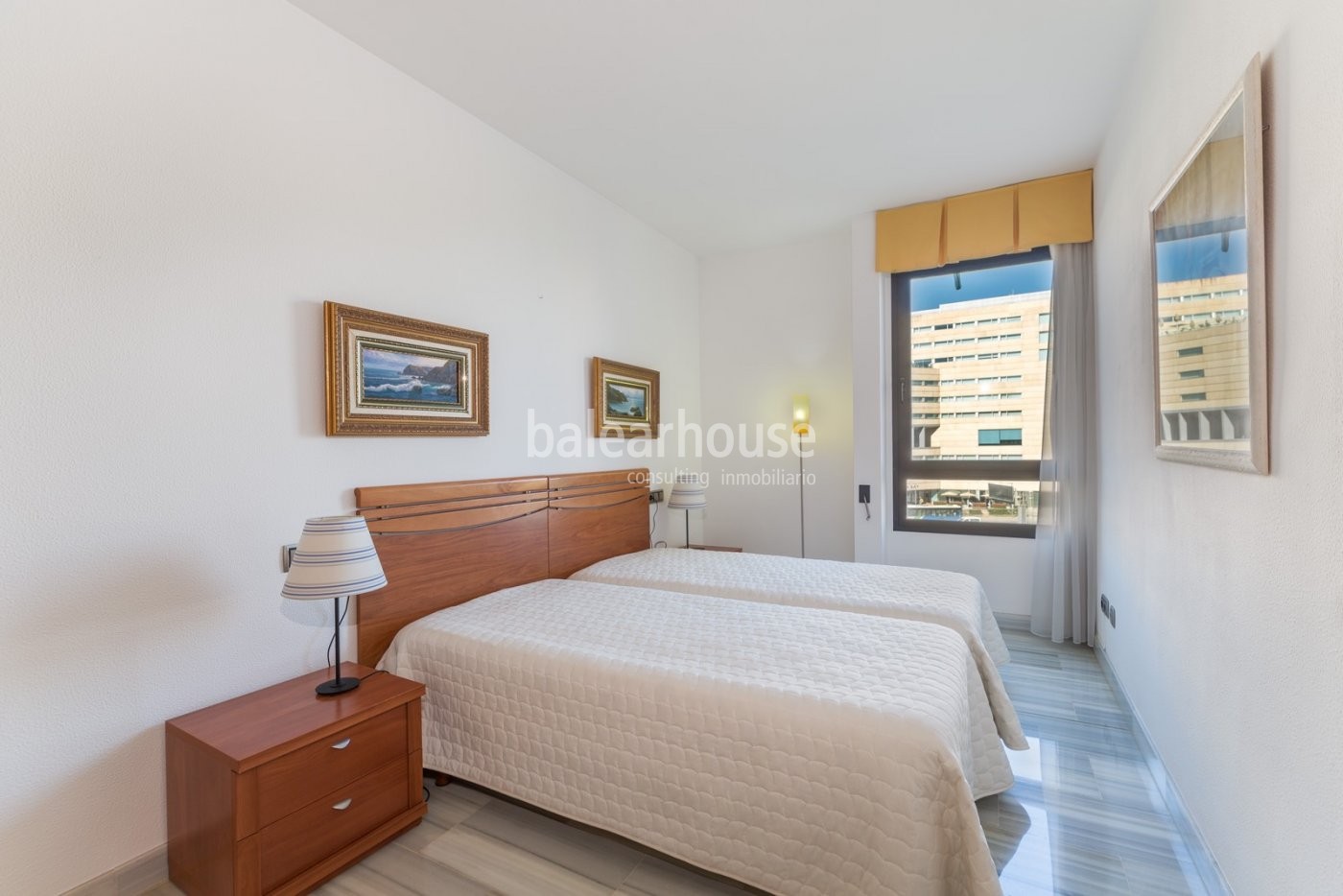 Excelente piso en primera línea de mar con vistas despejadas a toda la bahía de Palma en Portixol