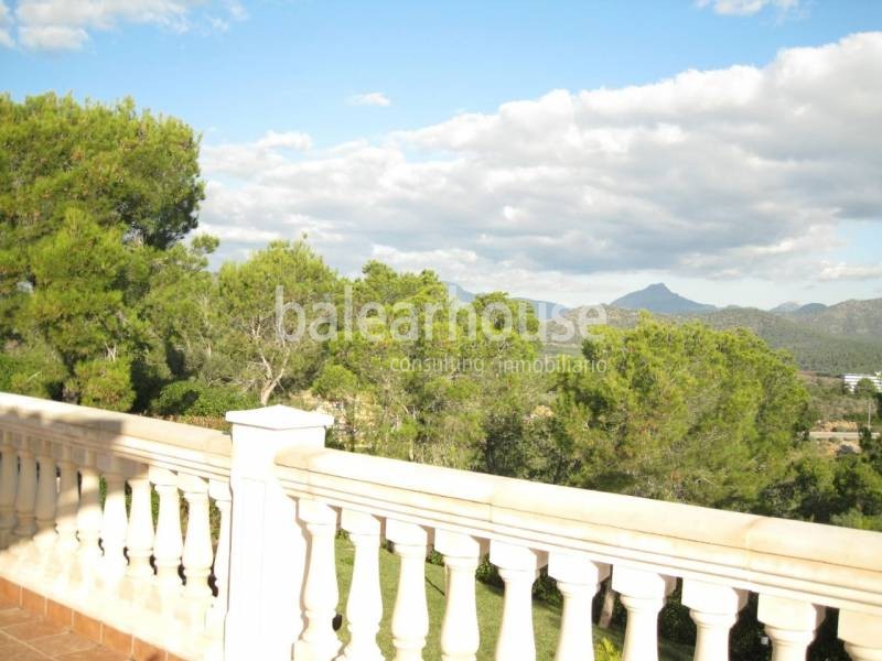 BEAUTIFUL FAMILY VILLA WITH GARDEN AND SEA VIEWS IN CALA VINYAS