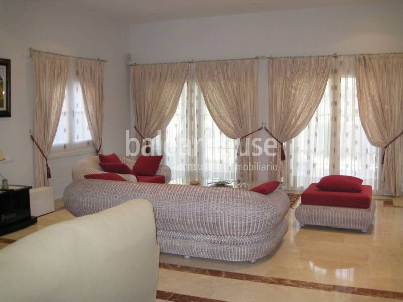 BEAUTIFUL FAMILY VILLA WITH GARDEN AND SEA VIEWS IN CALA VINYAS