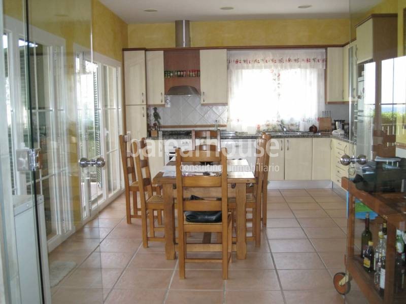 BEAUTIFUL FAMILY VILLA WITH GARDEN AND SEA VIEWS IN CALA VINYAS