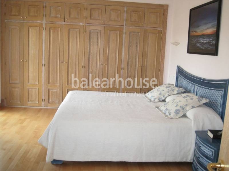 BEAUTIFUL FAMILY VILLA WITH GARDEN AND SEA VIEWS IN CALA VINYAS