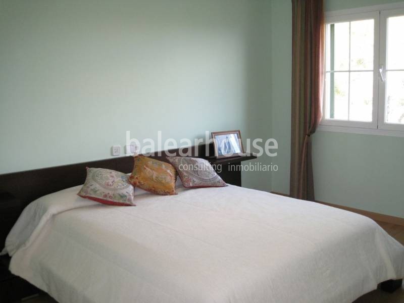 BEAUTIFUL FAMILY VILLA WITH GARDEN AND SEA VIEWS IN CALA VINYAS