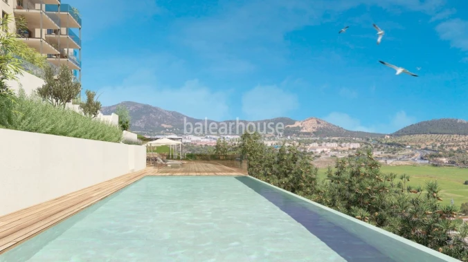 Moderne Neubauten in Santa Ponsa mit Terrassen, Garten, Swimmingpool und unverbaubarem Blick.