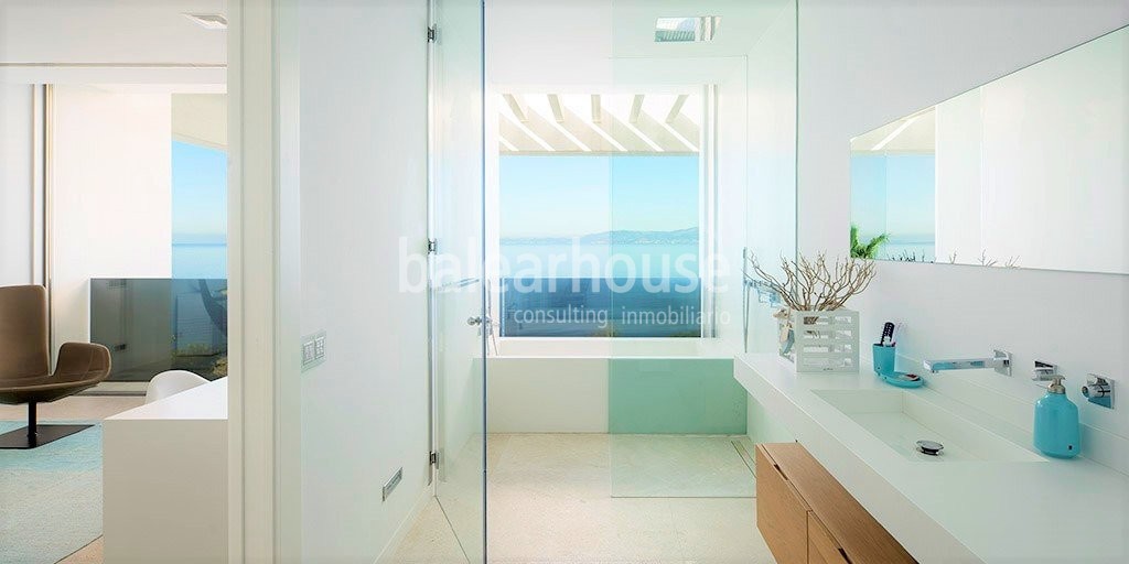 Large modern villa on the seafront with holiday licence and spectacular sunsets