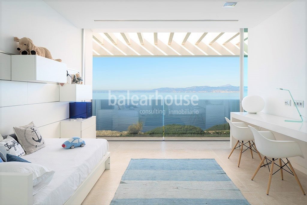 Large modern villa on the seafront with holiday licence and spectacular sunsets