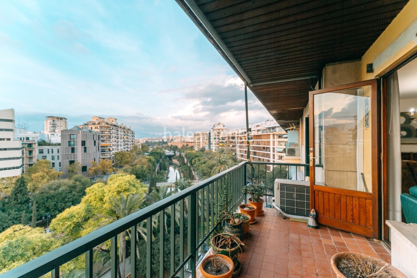 Fantastische Wohnung mit unverbaubarem Blick in der hervorragenden Lage von Paseo Mallorca.