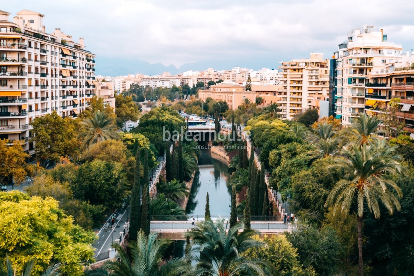 Fantastische Wohnung mit unverbaubarem Blick in der hervorragenden Lage von Paseo Mallorca.