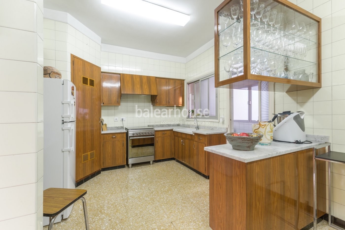 Fantastic spacious flat with great open views in the excellent location of Paseo Mallorca.