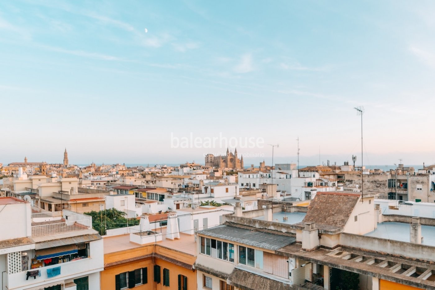 Fantastische Wohnung mit unverbaubarem Blick in der hervorragenden Lage von Paseo Mallorca.