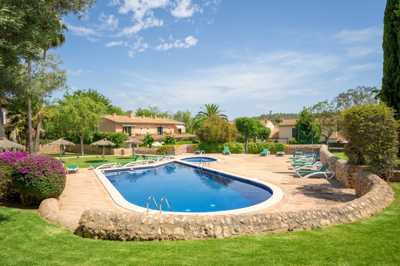 Exclusive semi-detached house located in the privileged area of Sa Teulera, the green lung of Palma.