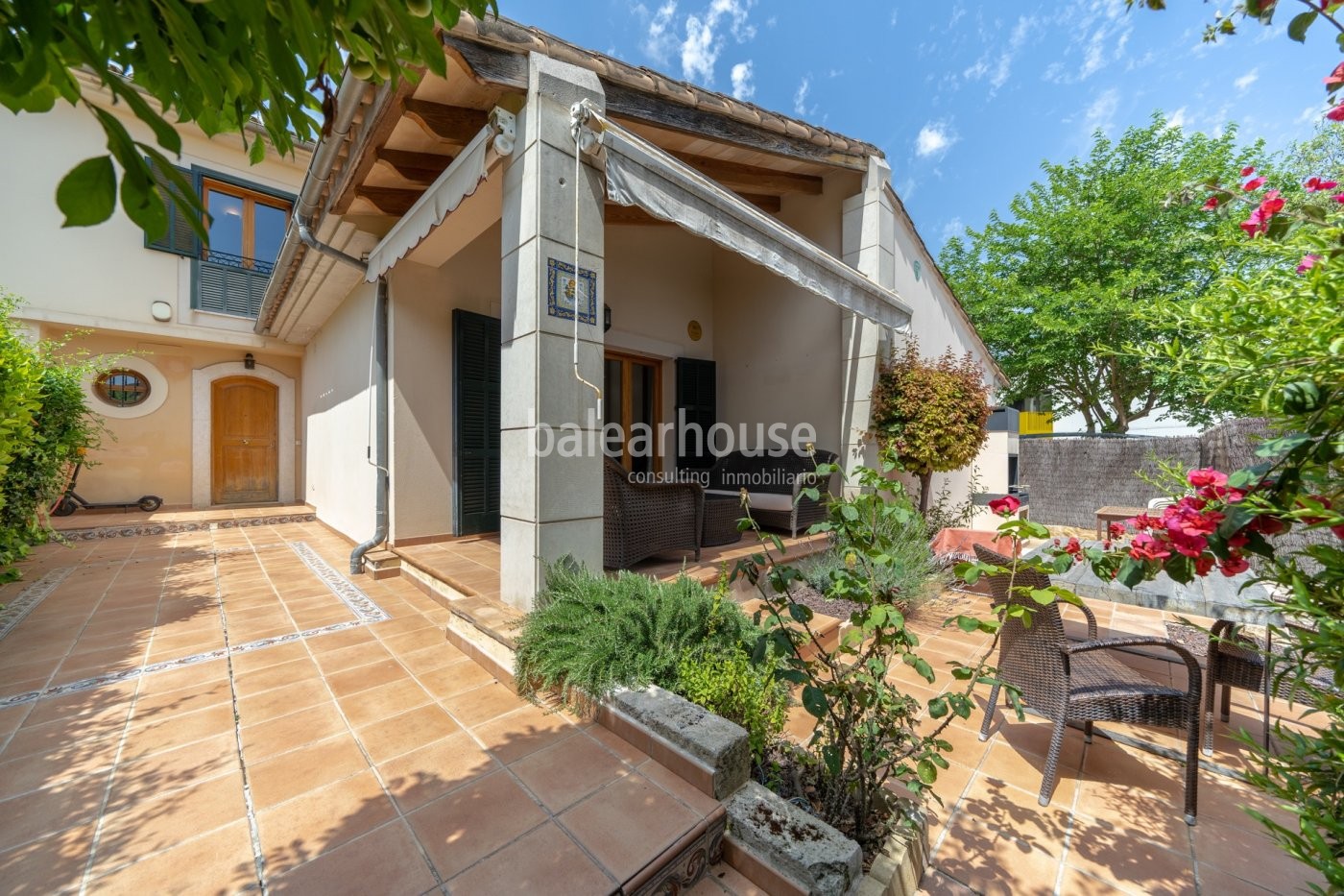 Exclusive semi-detached house located in the privileged area of Sa Teulera, the green lung of Palma.