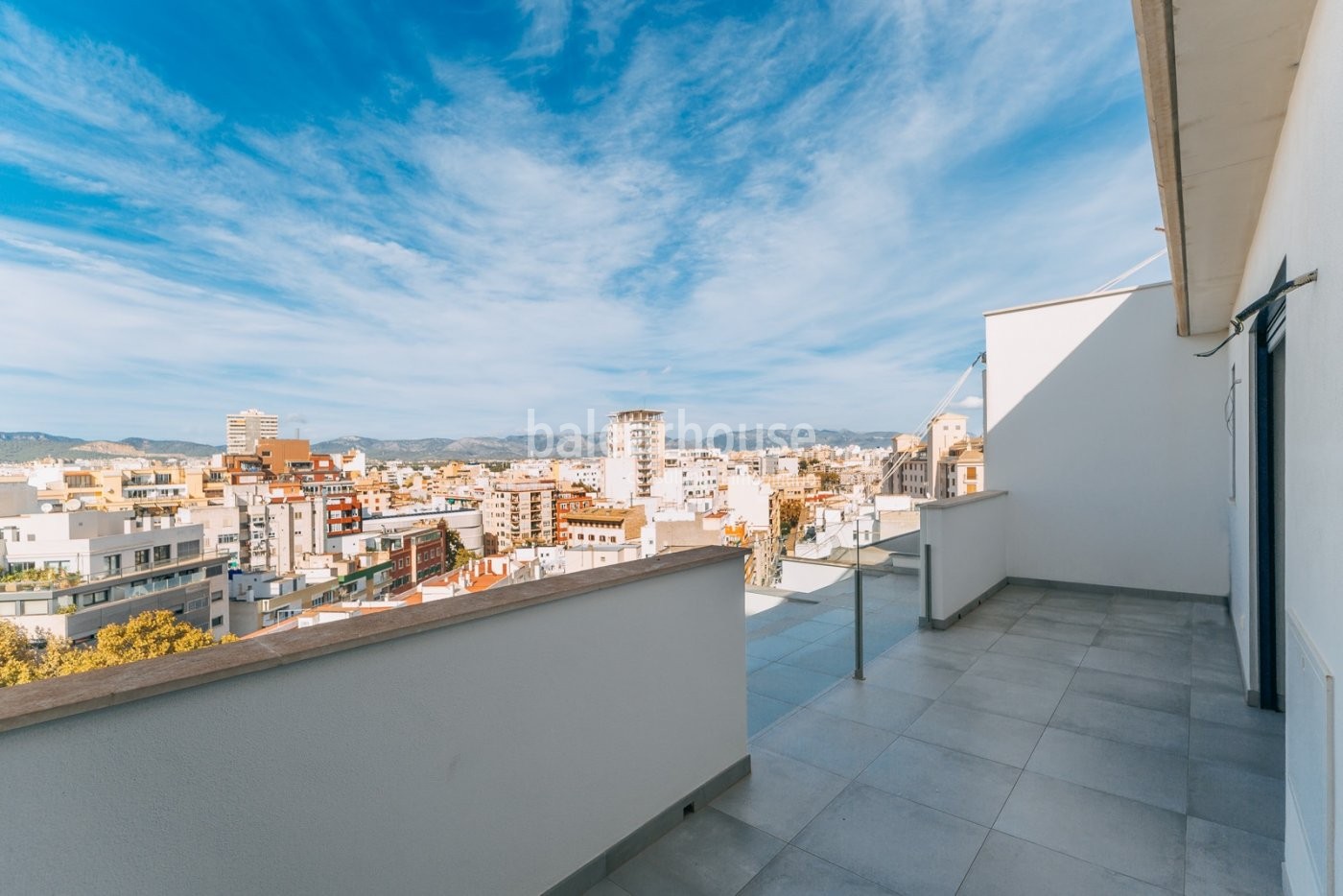 Spectacular designer penthouse in the centre of Palma with large terraces and beautiful views.