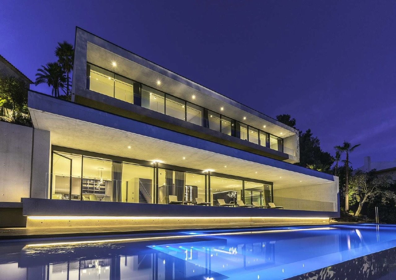 Impresionante villa de diseño con preciosas vistas al mar y a Palma en lo má alto de Son Vida
