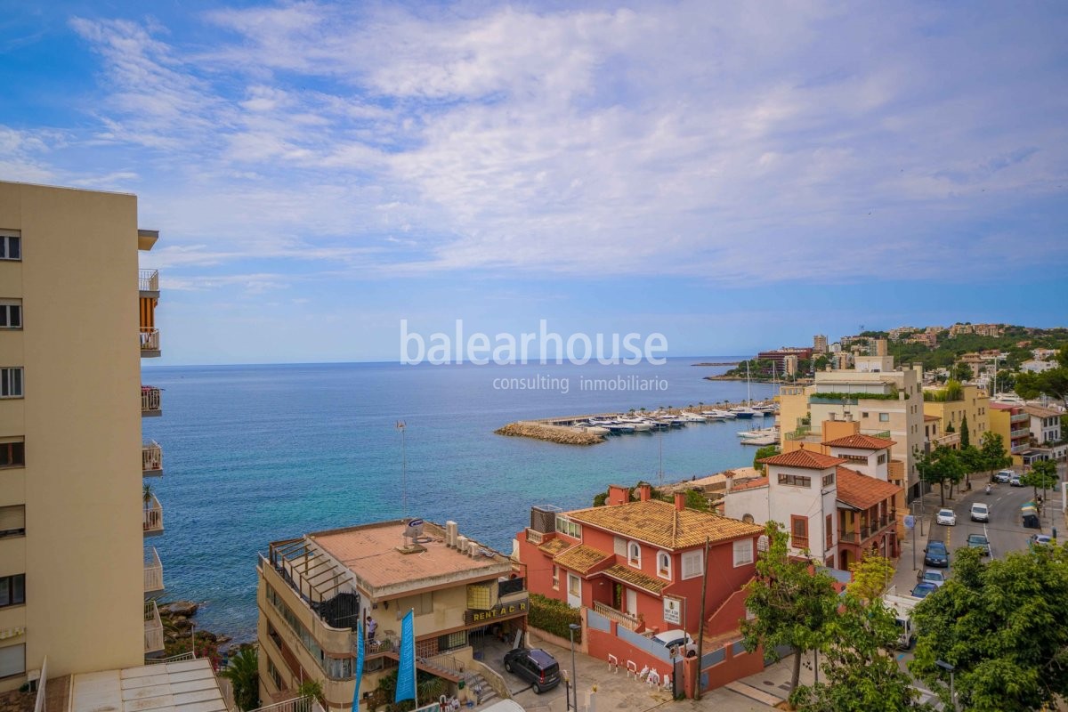 Fantástico piso reformado que mira al mar en Cala Mayor con gran terraza y orientación sur.