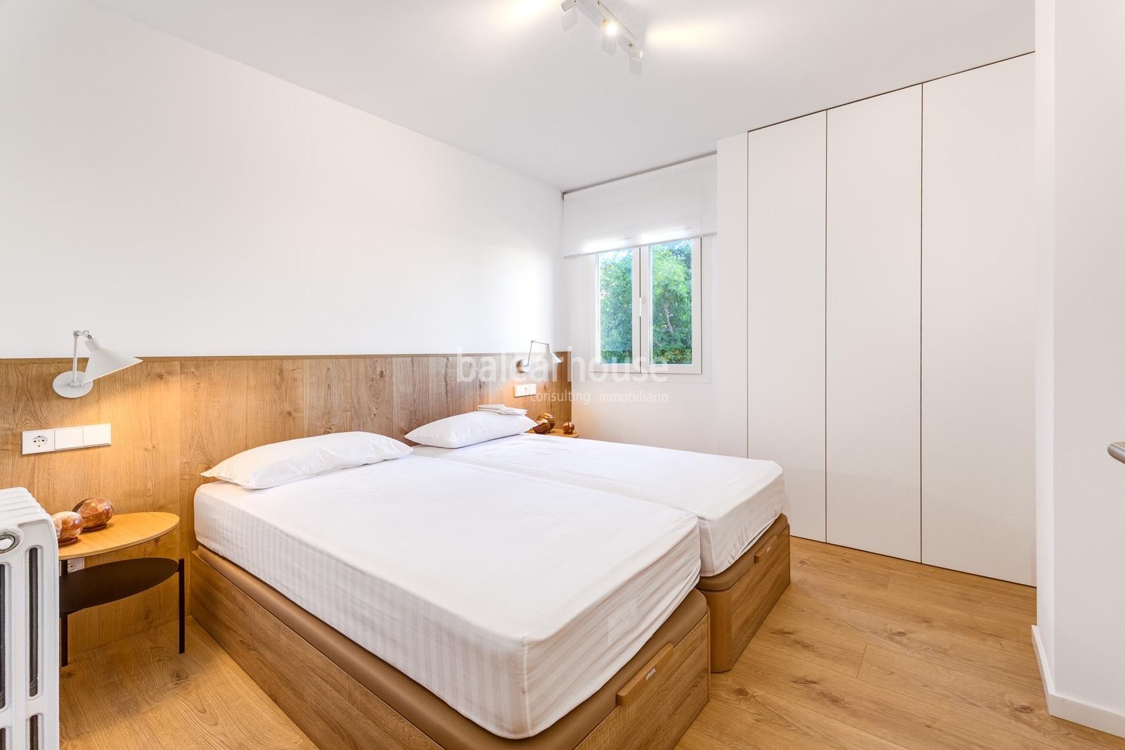 Excellent modern flat with stunning sea views and direct access to beautiful beaches.