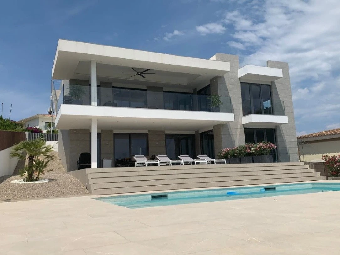 Spektakuläre Designervilla mit sehr schönem Panoramablick in Nova Santa Ponsa