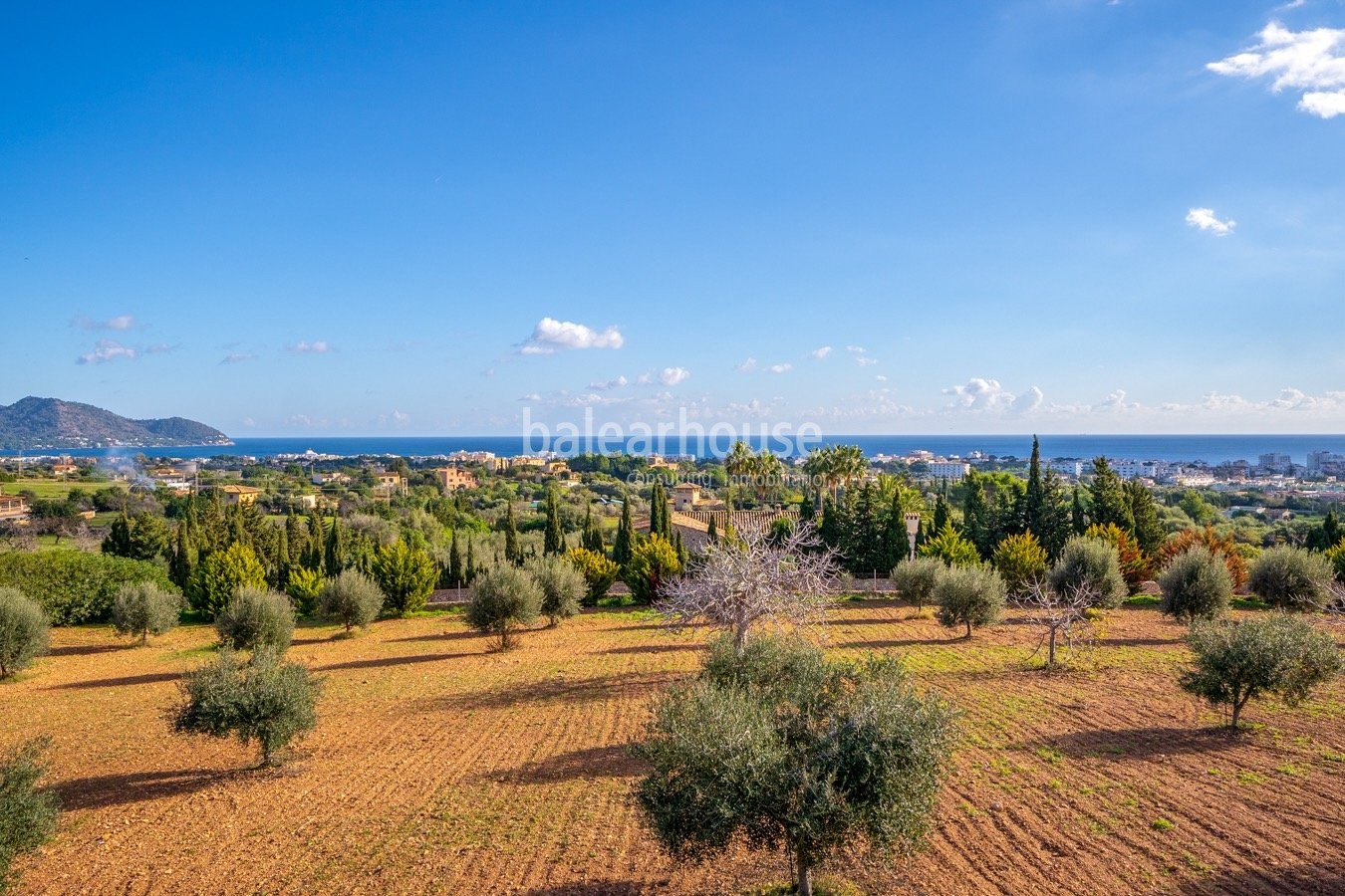 Ausgezeichnete Finca in Son Servera mit Meerblick,Terrassen,Garten,Schwimmbad und großem Grundstück