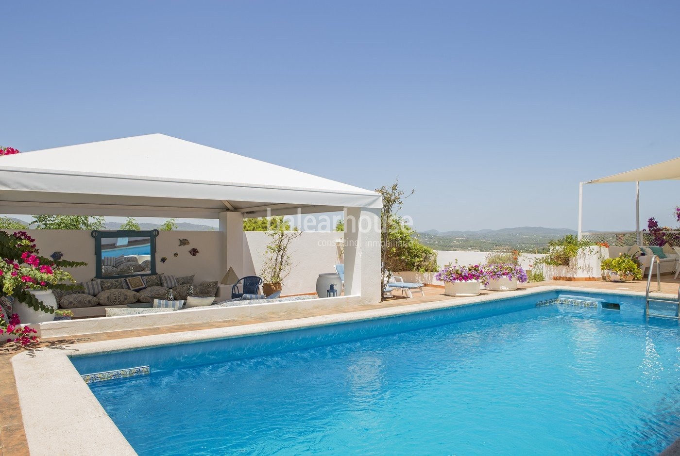 Lovely charming house on top of a hill in Jesus