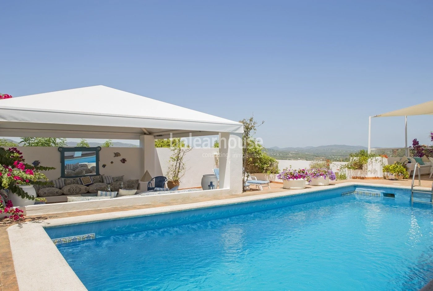 Lovely charming house on top of a hill in Jesus
