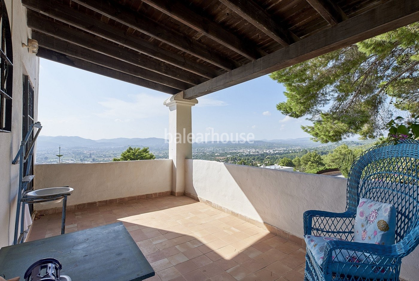 Lovely charming house on top of a hill in Jesus