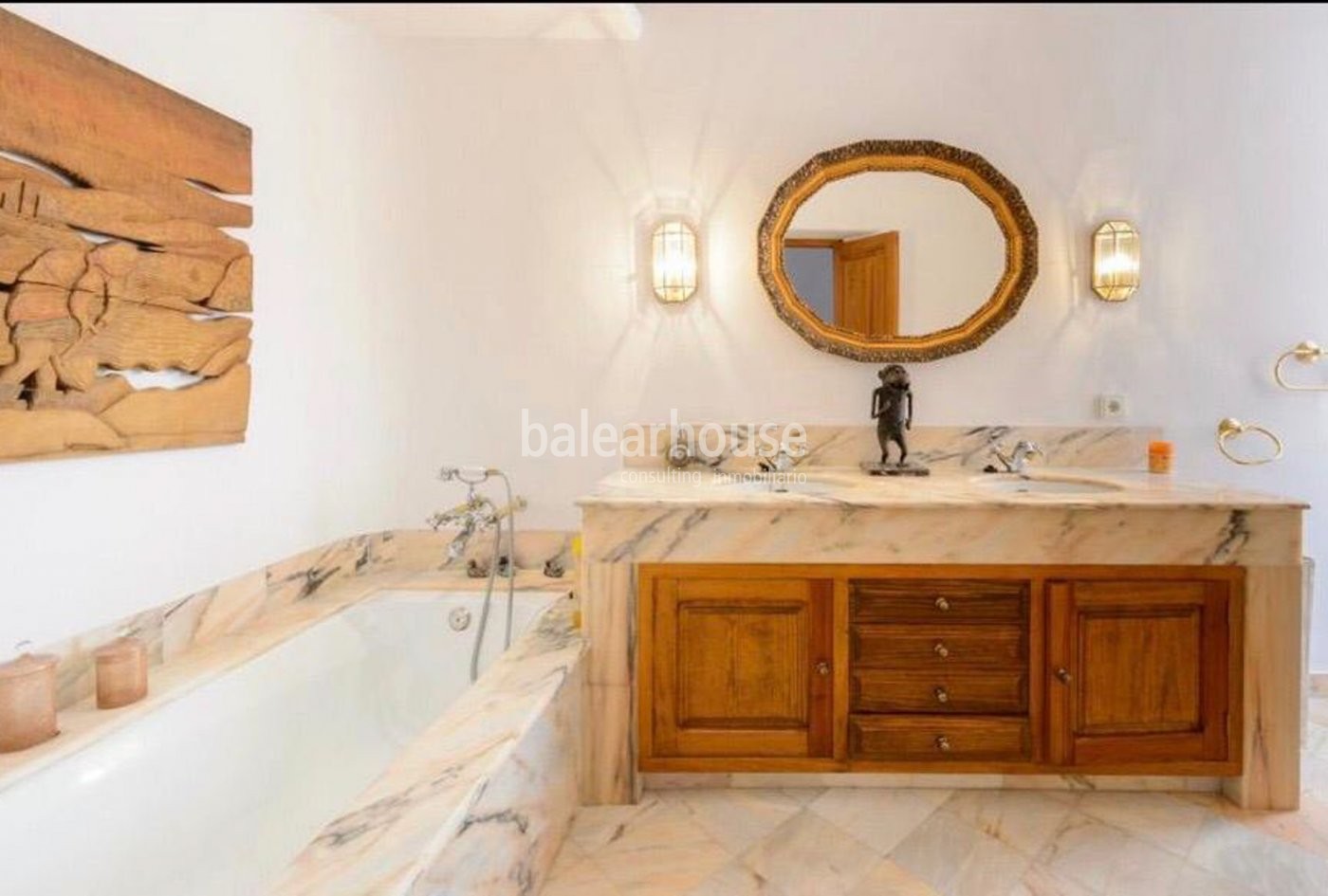 Exquisite 4-Zimmer-Wohnung in der Dalt Vila