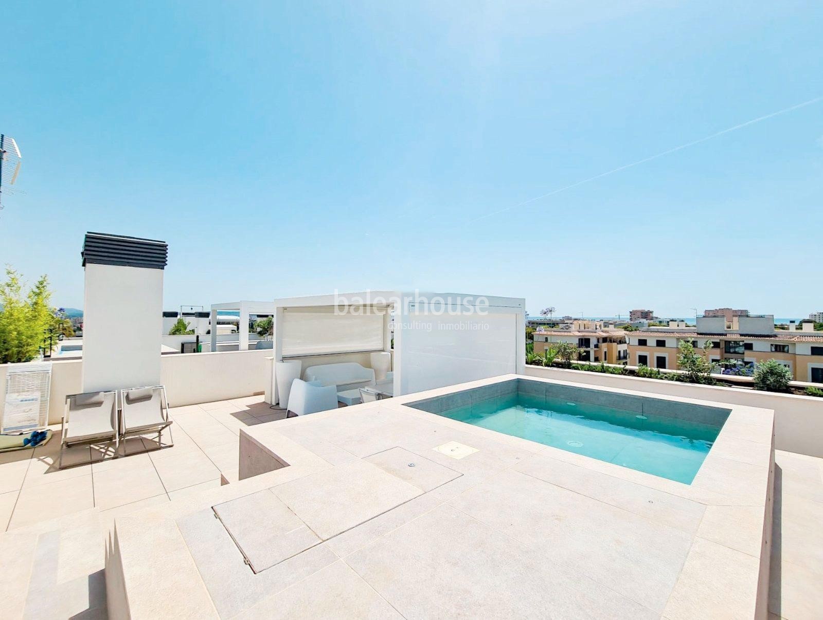 Excelente ático nuevo orientado al sur con solárium y piscina privada en zona de colegios de Palma
