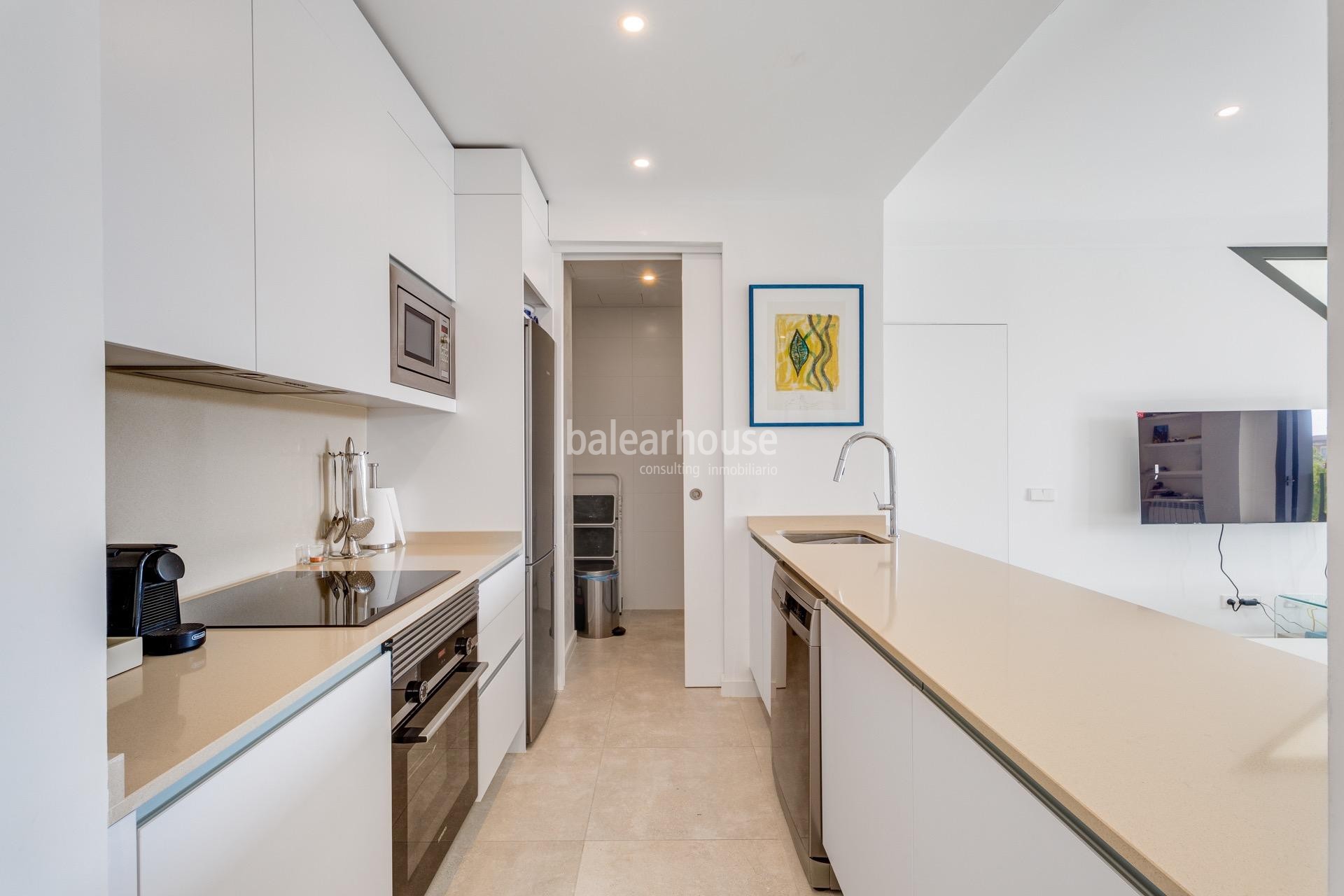 Ausgezeichnetes neues Penthouse in Südlage mit Solarium und privatem Pool in Palma