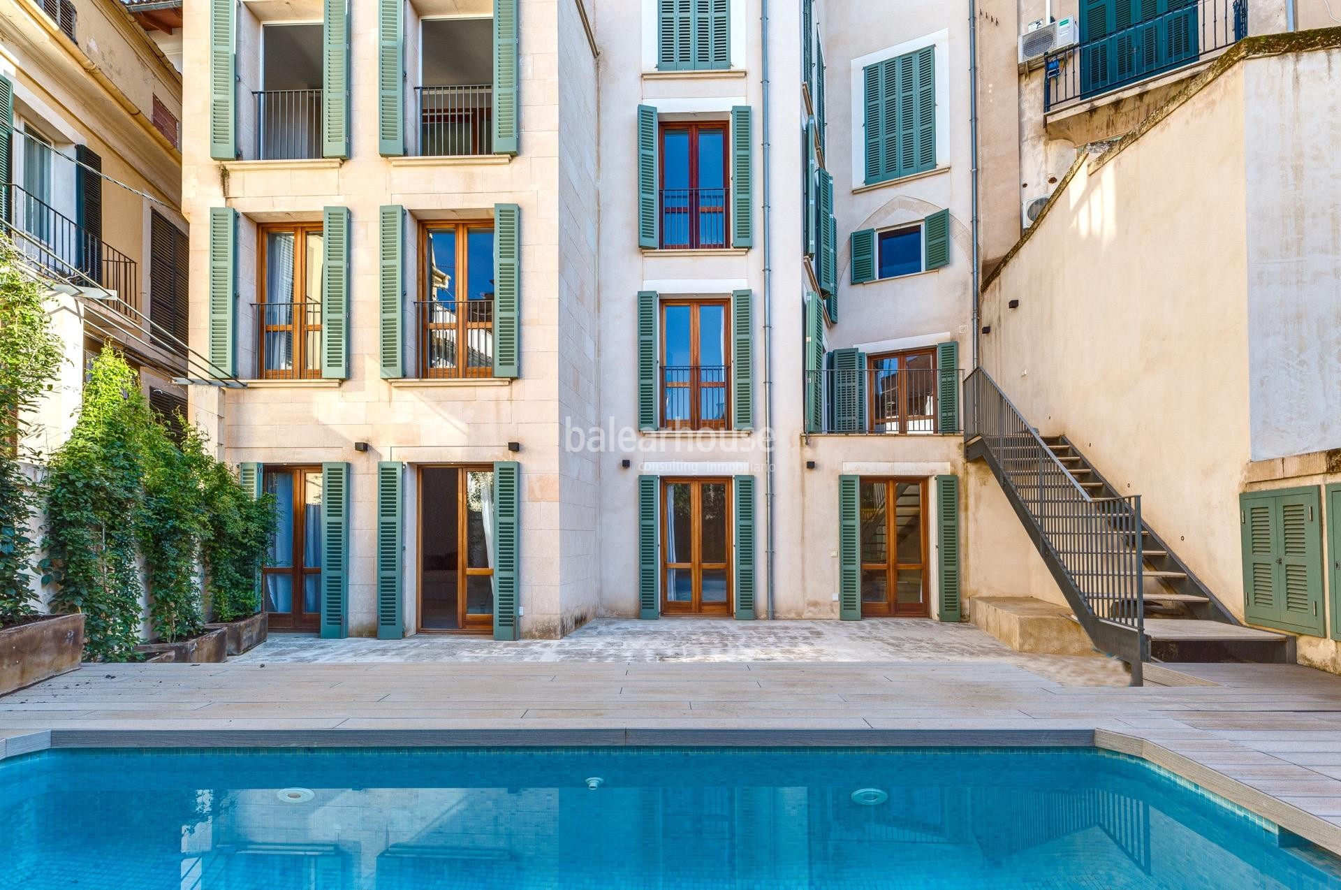 Excelente gran dúplex de diseño con terraza y piscina en el espectacular centro histórico de Palma