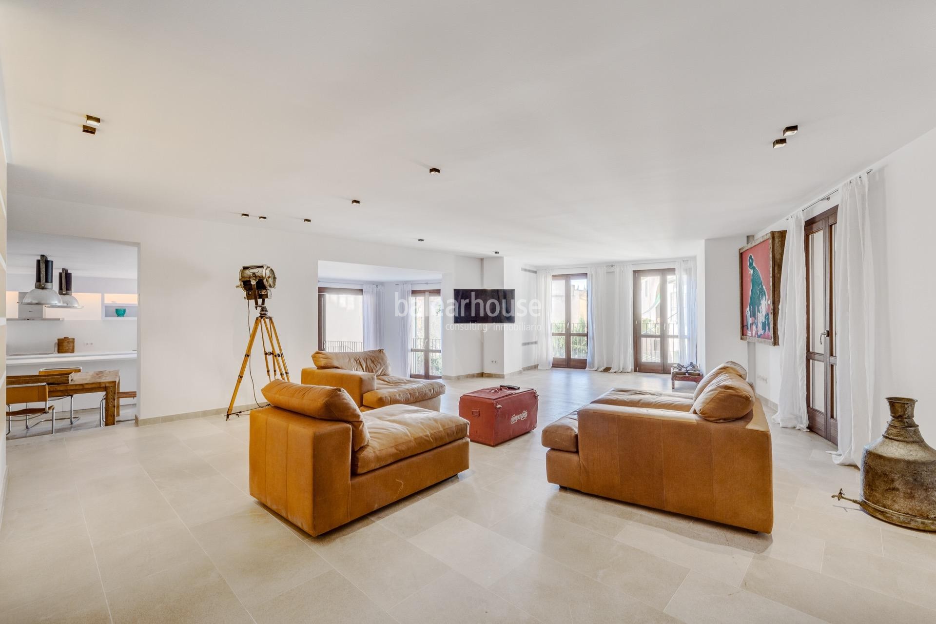 Excelente gran dúplex de diseño con terraza y piscina en el espectacular centro histórico de Palma