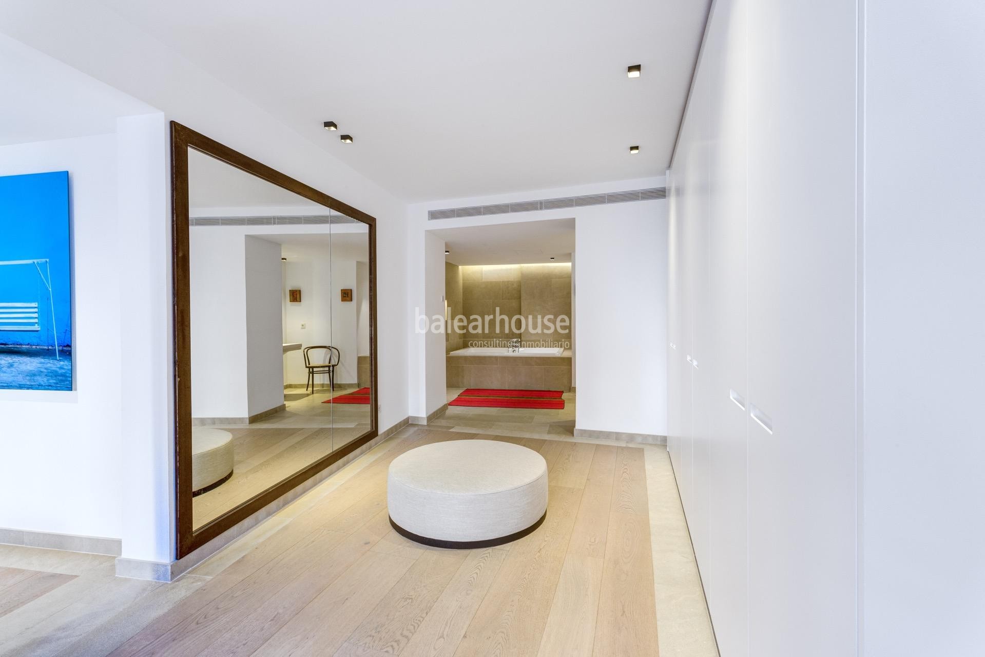 Excelente gran dúplex de diseño con terraza y piscina en el espectacular centro histórico de Palma