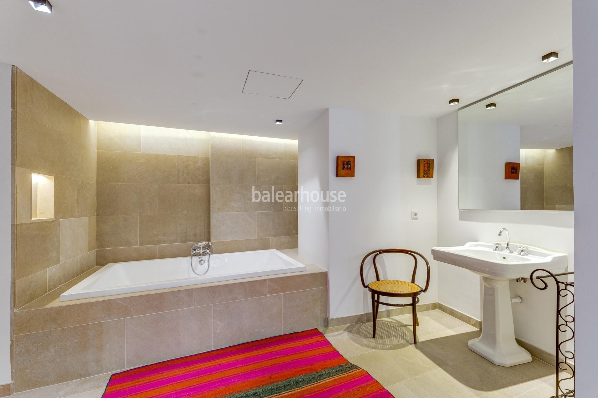 Excelente gran dúplex de diseño con terraza y piscina en el espectacular centro histórico de Palma