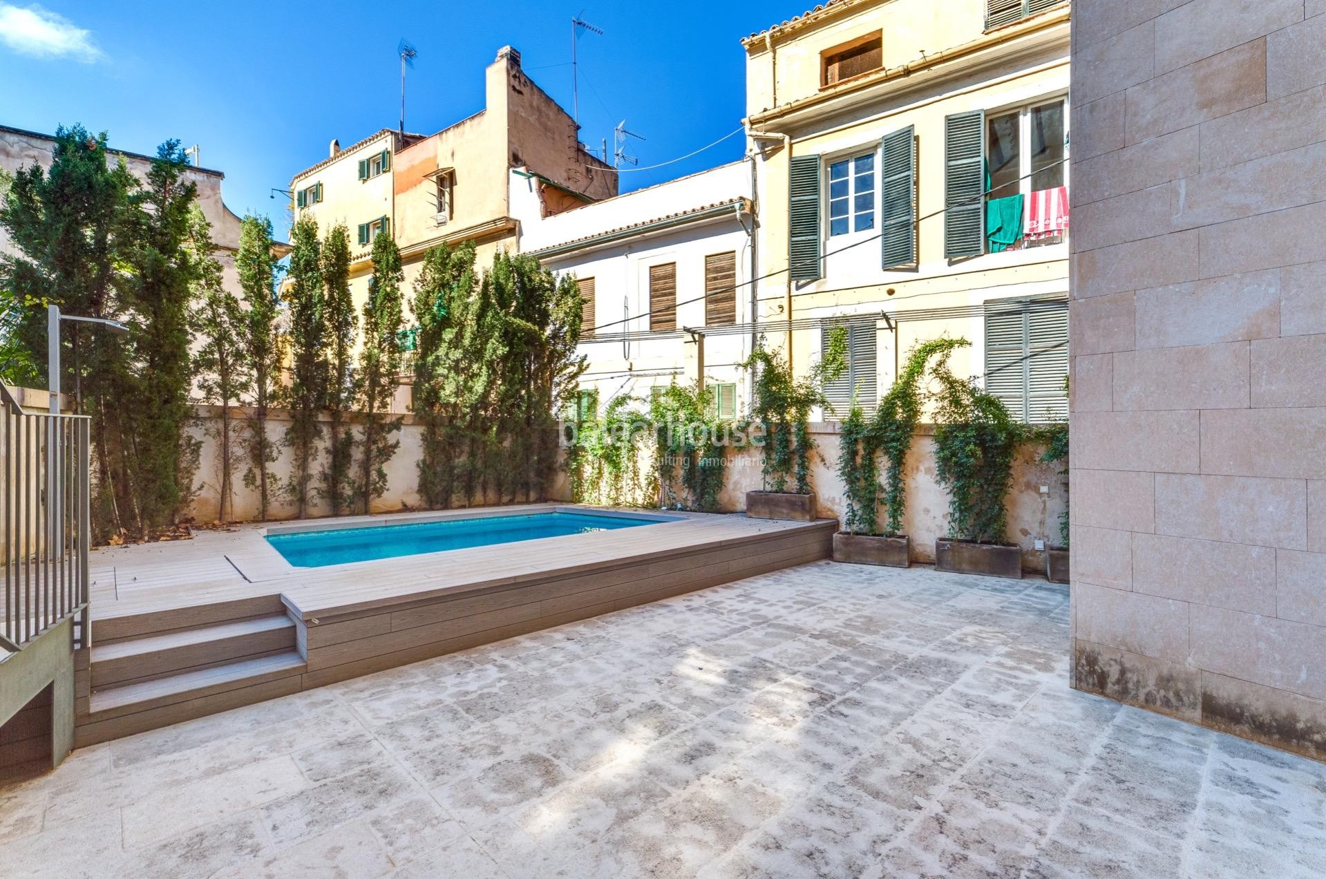 Excellent large designer duplex with terrace and pool in the spectacular historic centre of Palma