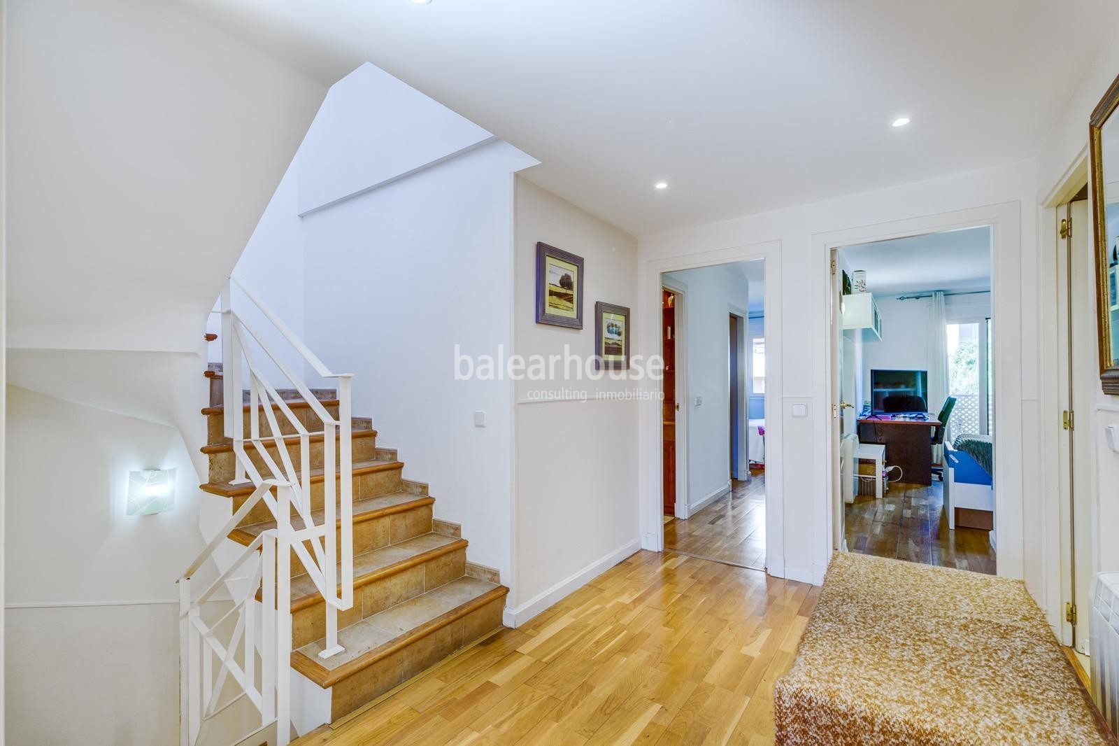 Bright and quiet semi-detached house with pool and gardens in the school area of Palma