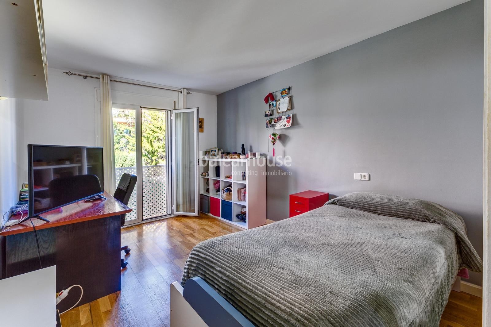 Bright and quiet semi-detached house with pool and gardens in the school area of Palma