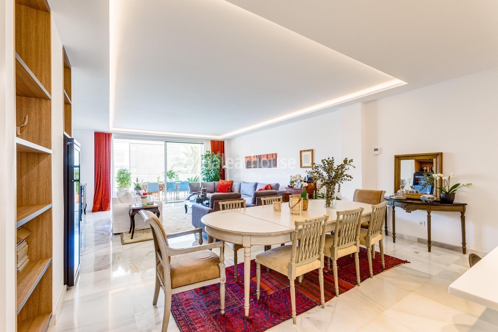 Great flat with high qualities and south orientation in front of the golf course in Palma